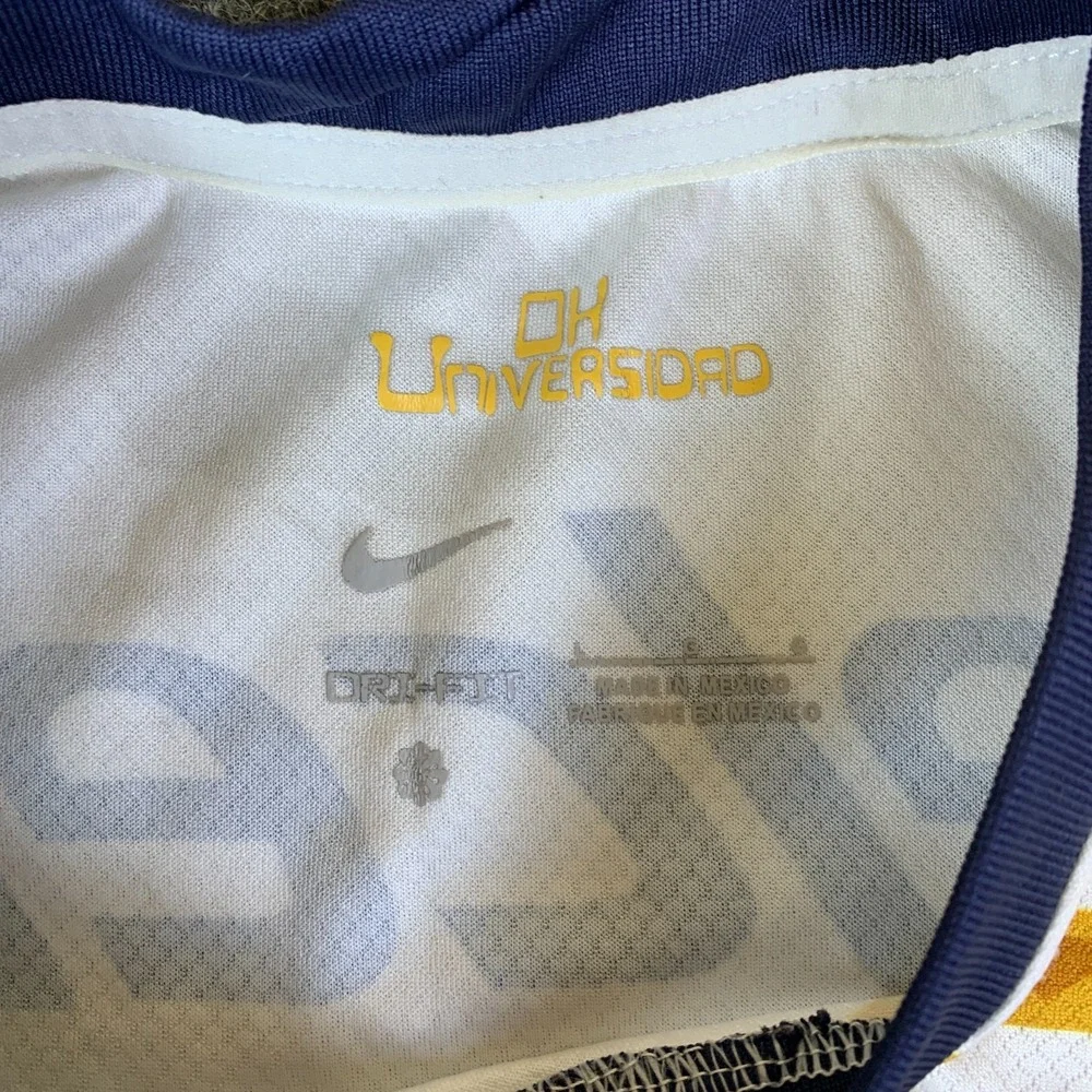 Nike pumas unam